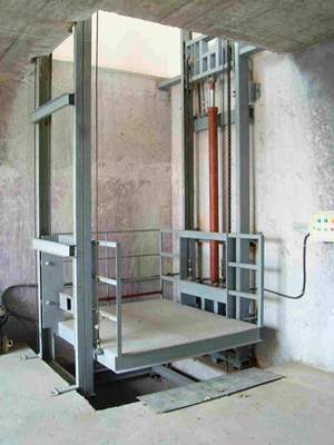 Rail Hydraulic Cargo Lift